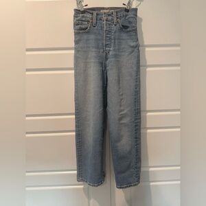 Levi’s Ribcage Straight Ankle Button Fly Light Wash Denim Jeans Size 24